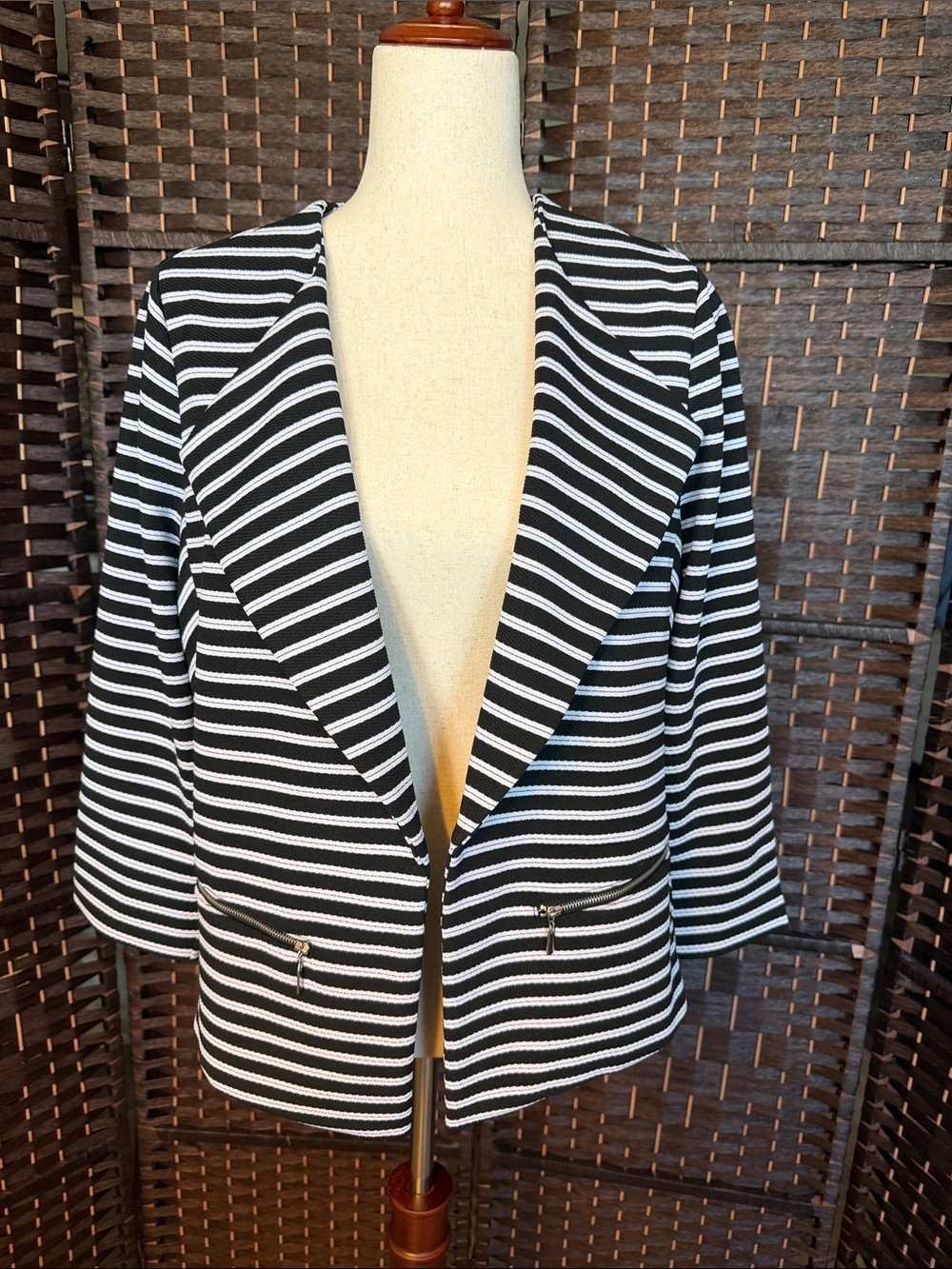 Roz & Ali Black and White Striped Open Front Blazer